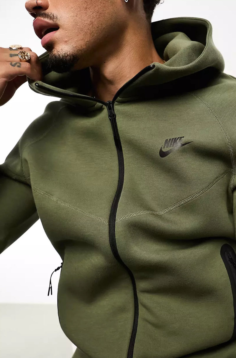 Nike Tech Fleece